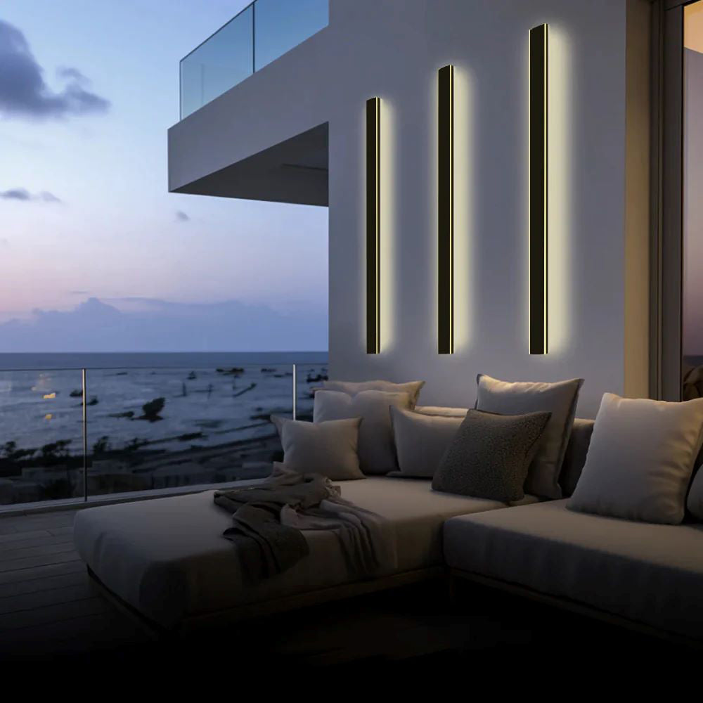 Architectural Black Vertical LED Wall Light For Indoor And Outdoor
