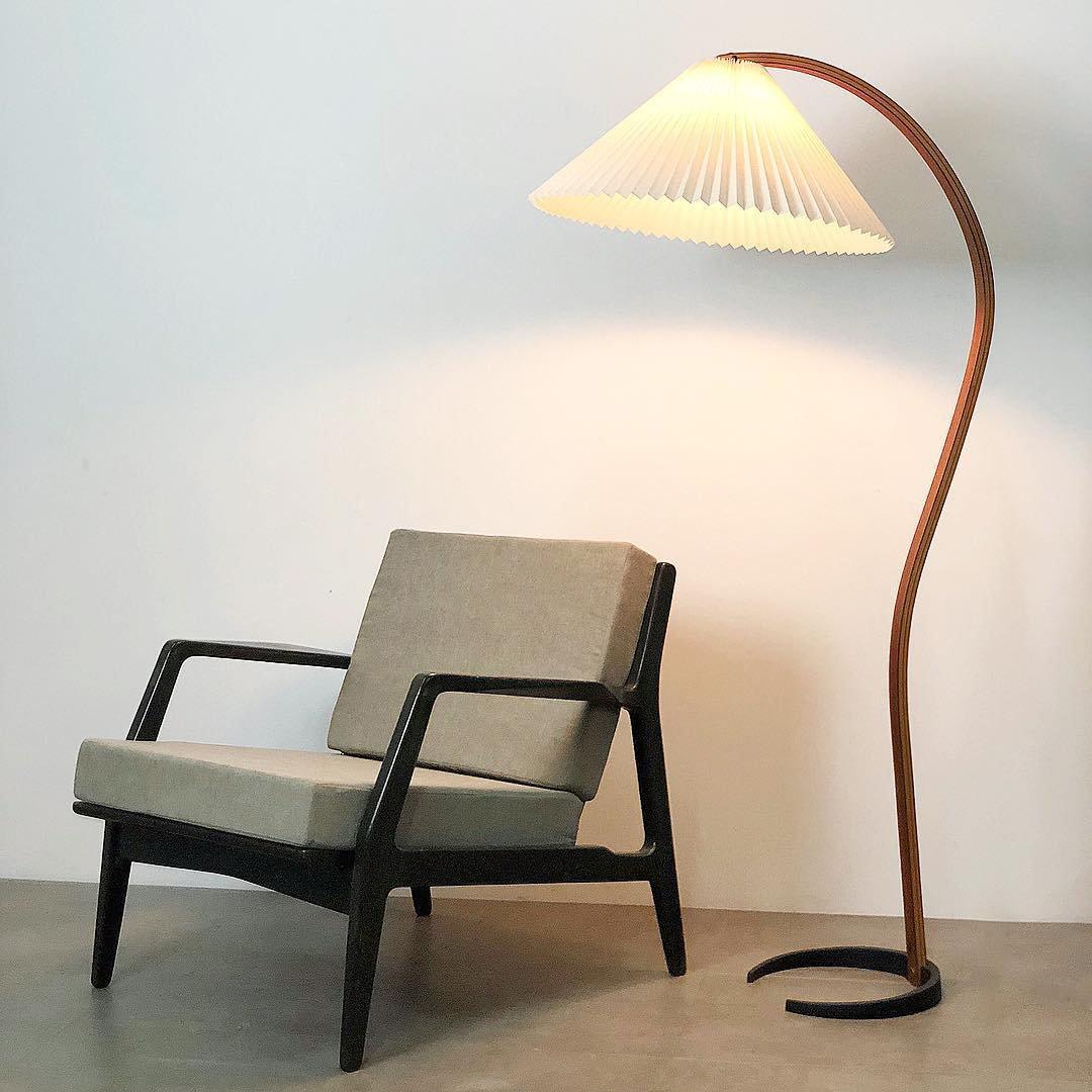 Scandinavian Curved Floor Lamp With Beech Wood Stem And Linen Shade