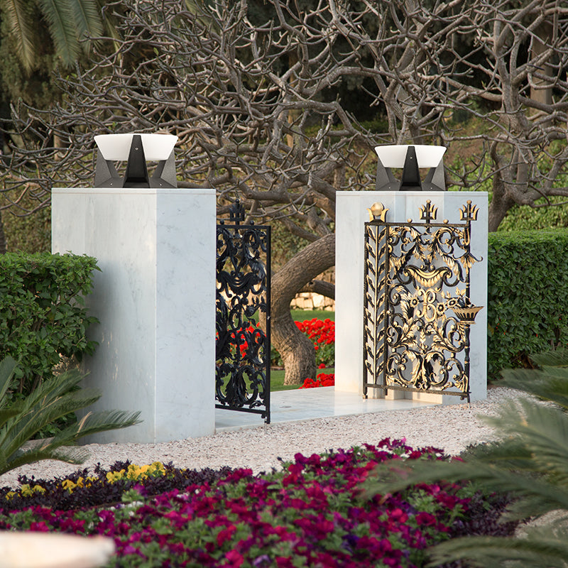 Black Square Solar Garden Lamp With Soft White Illuminated Top