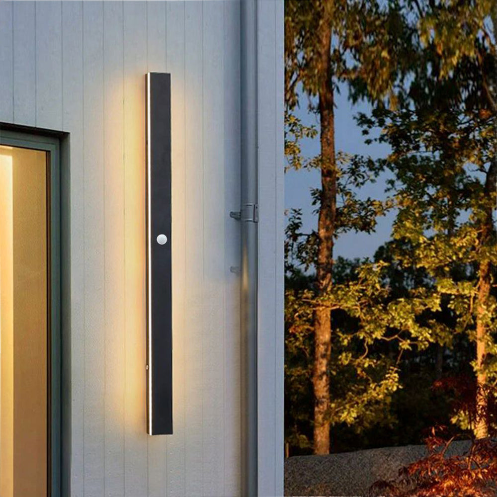 Architectural Black Vertical LED Wall Light For Indoor And Outdoor