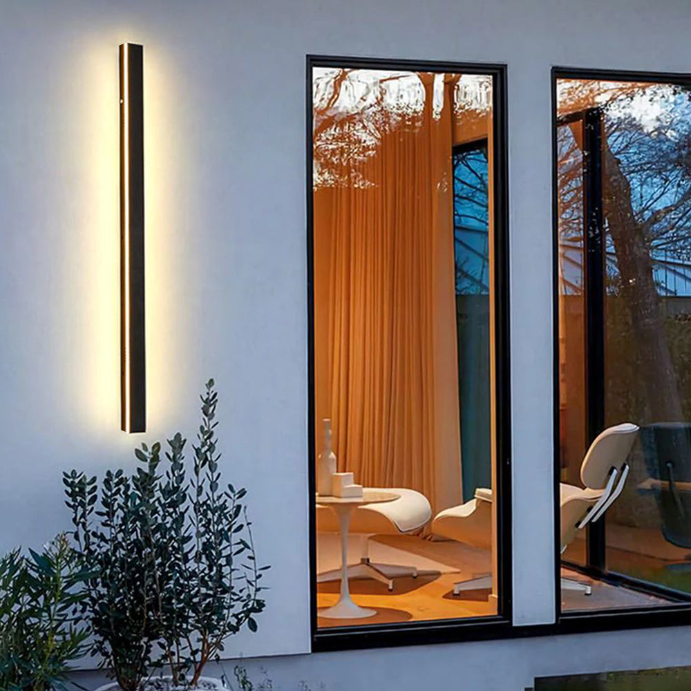 Architectural Black Vertical LED Wall Light For Indoor And Outdoor